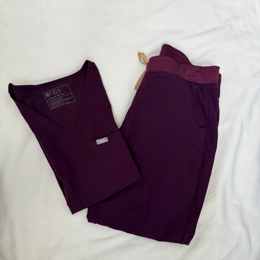 Figs Women’s Deep Purple Scrub Set